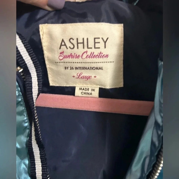 Ashley Sunrise by 26 International Rain Jacket Pockets Large - Picture 4 of 6